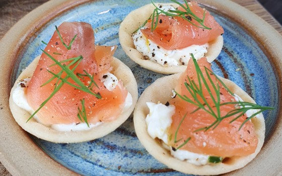 Smoked Salmon Lemon And Horseradish cream canape